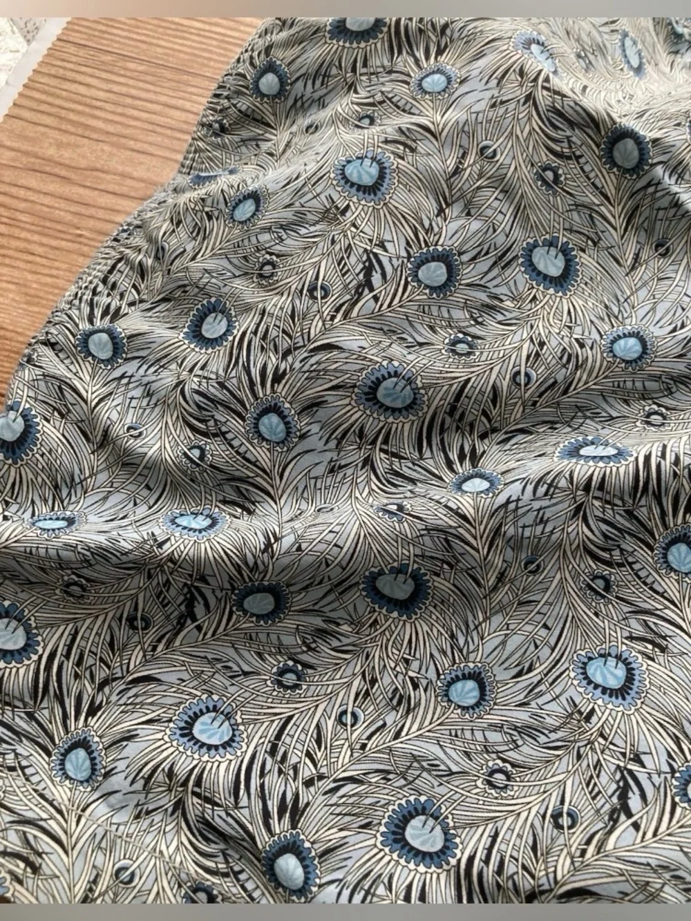 Onia Liberty Art Fabrics Print Swim Shorts Trunks Size XL Extra Large Floral
